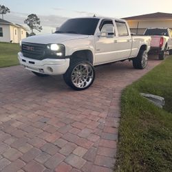 2006 GMC 2500 CREW CAB TRUCK