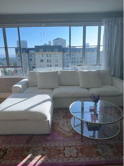 Modern White Sectional Couch w/ Chaise – Like New ☁️