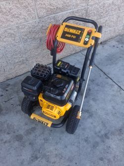 DEWALT GAS PRESSURE WASHER 3400 PSI