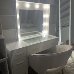 Vanity Desk And Chair
