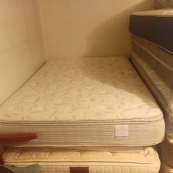 Queen Pillowtop Mattress And Box Spring 