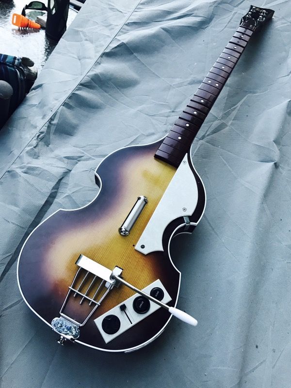 Paul McCartney Game Guitar