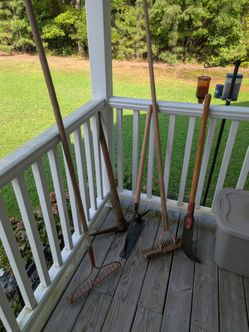 Outdoor Tools (Pickaxe, Rake, etc...)