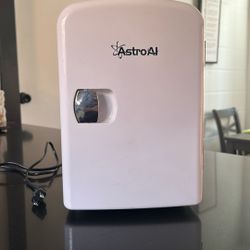 Mini fridge 
