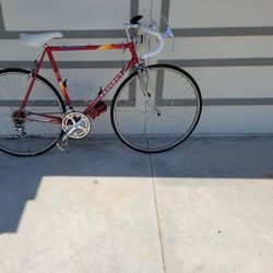 VINTAGE 1986 PEUGEOT TRIATHALON ROAD BIKE