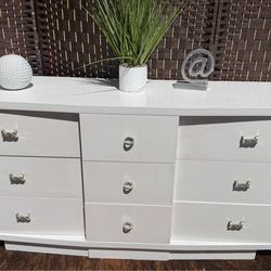 For girls Kent Coffey "The Titan" 9 drawer dresser refinished rustic white/pink wood real $139