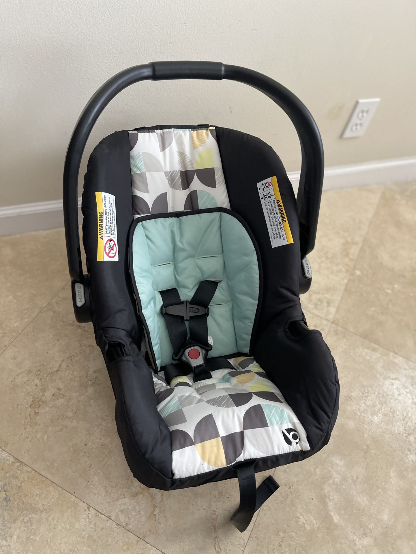 Baby Trend Infant Car Seat - SUPER CLEAN- LIKE NEW 