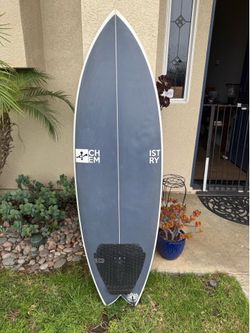 Chemistry surfboard (5’ 7, 29.6 liters)