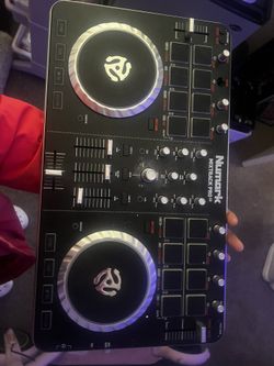 Numark Mix track 2 DJ Controller