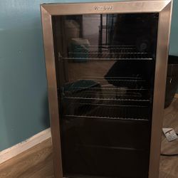Whirlpool mini refrigerator
