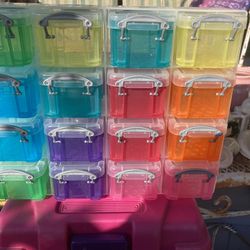 Container Of 18 Small Plastic Containers For Beads Or Jewelry 🌈
