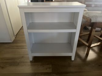 Cabinet with 2 shelf’s sturdy