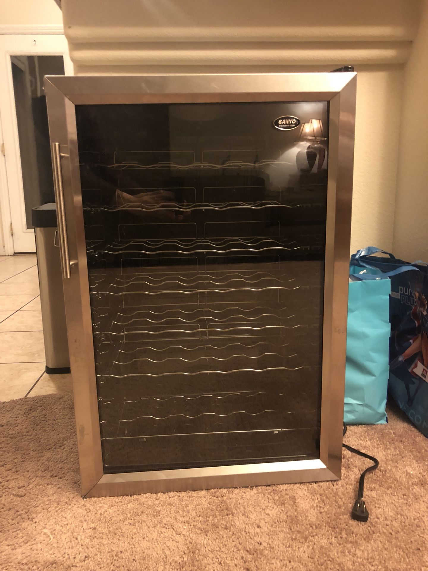 Sanyo wine fridge for Sale in Las Vegas, NV OfferUp