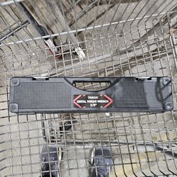 3/8” Digital Torque Wrench 5–100 FT-LB ±2% Accuracy LED Alert