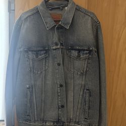 Levi’s Trucker Jacket