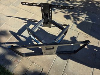Full Motion TV Wall Mount Bracket