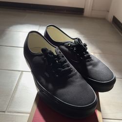 BLACK VANS