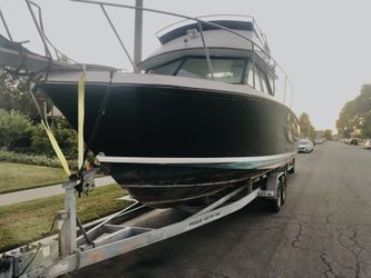 29x10.8 wellcraft hull - no engines