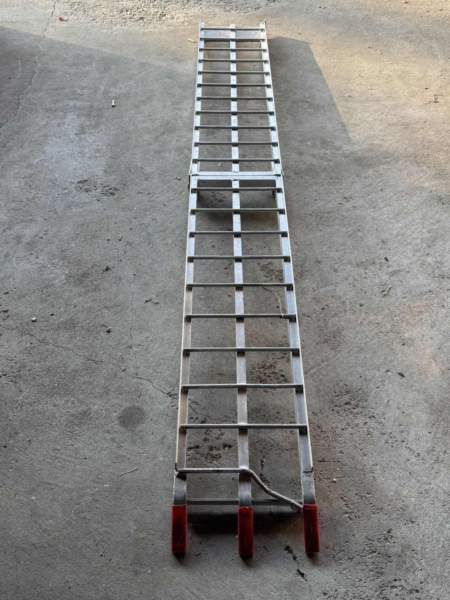 Folding motorcycle ramp