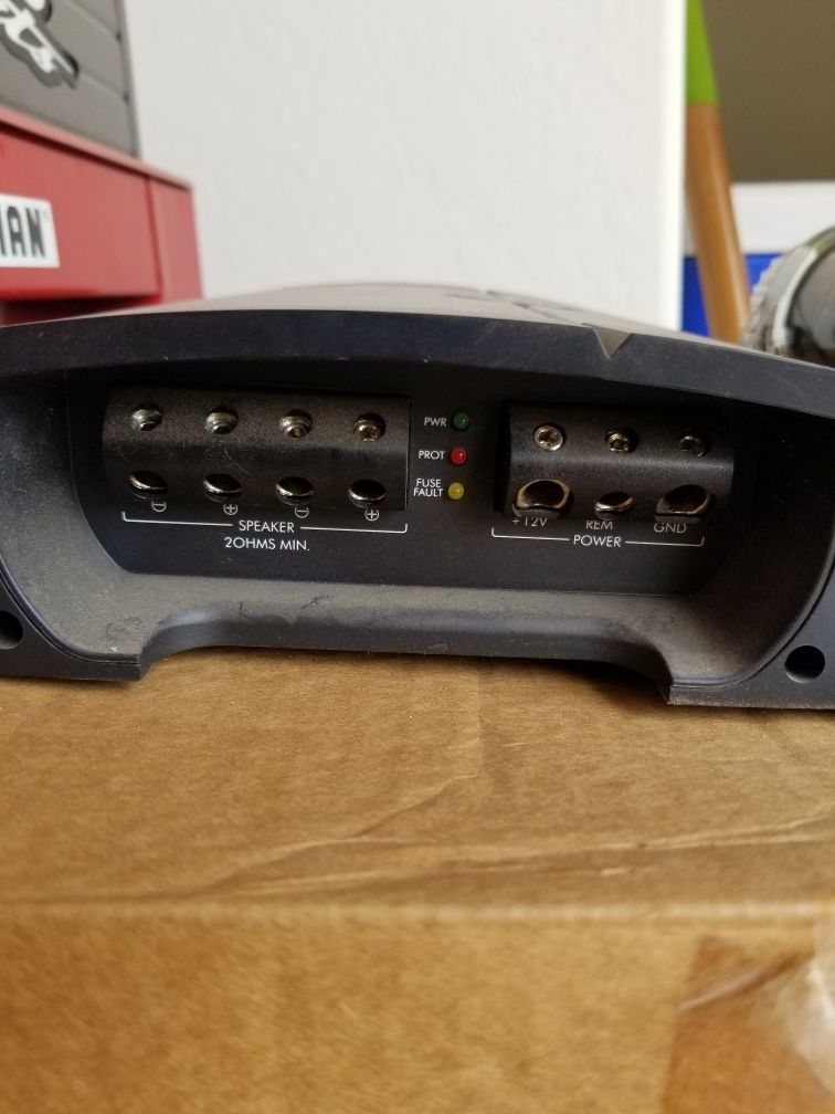 Memphis car stereo set Amp, 2 Subwoofers and capacitor for Sale in