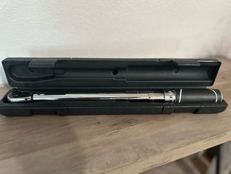 Husky Click Torque Wrench with Case