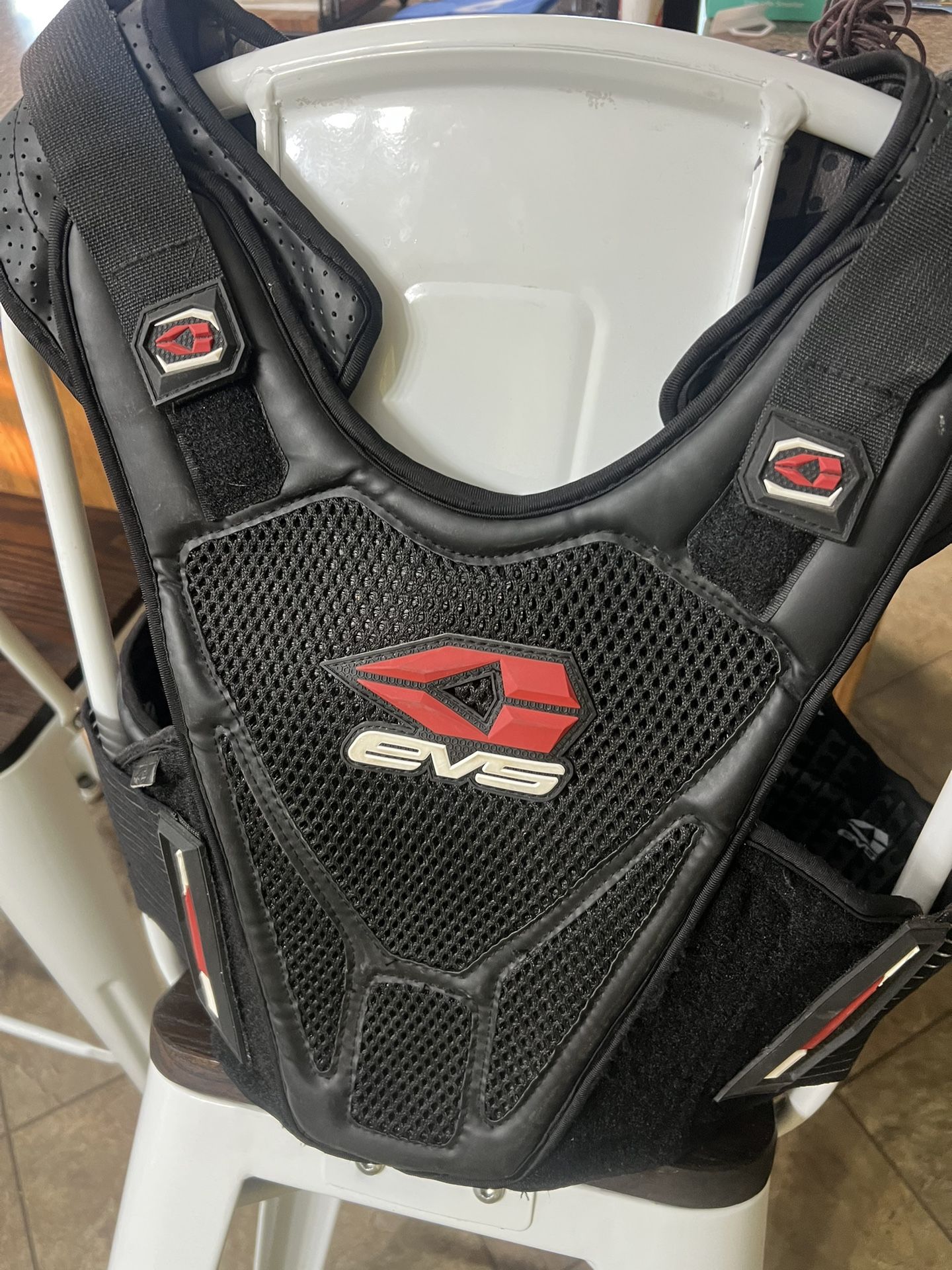 protective vest, EVS, display model NEW, size small – medium, safety first, comfort, $98