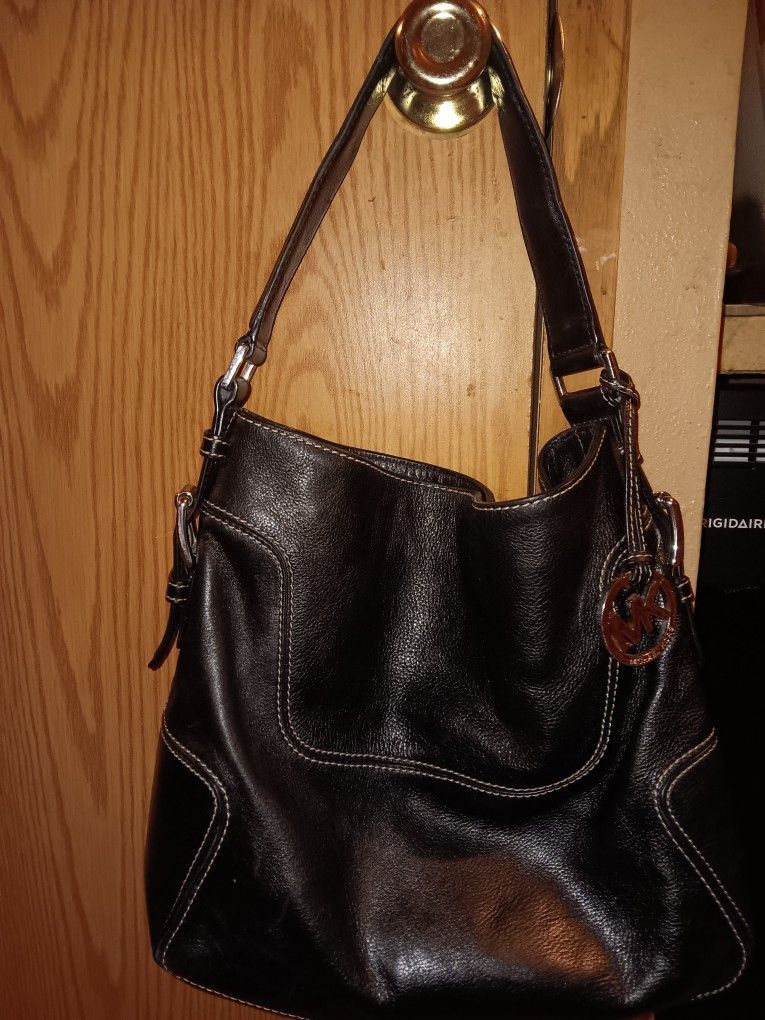 Michael Kors Hobo Bag In Black Leather
