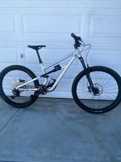 Specilized status 140 MTB Medium