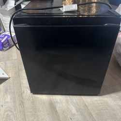Appliances (Microwave Air Fryer, Mini Fridge)