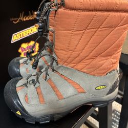 Keen Women’s Snow Boots Sz 7