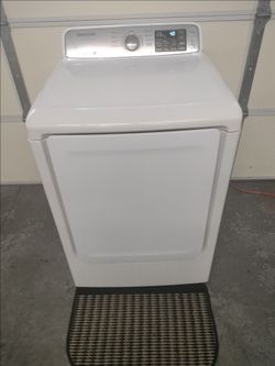 Very Nice Samsung, 7.2 Cubic Ft. Capacity, Moisture Sensor, HE, Electric Dryer