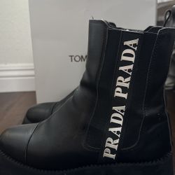 Woman Leather Used Boots 