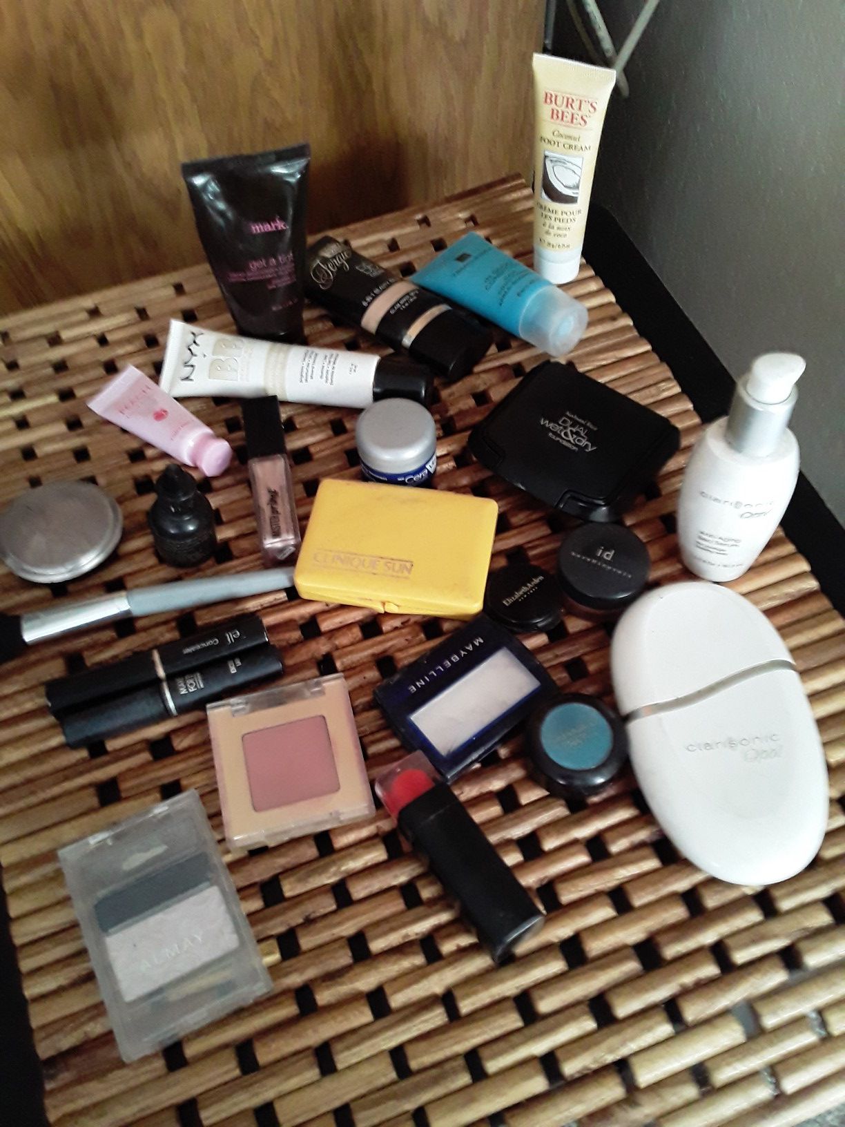 High end makeup bundle. Pick 10 items