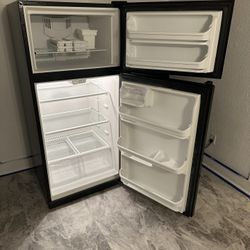 Kenmore Refrigerator & Maytag Oven 