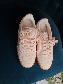 Puma Women’s Blush Pink Sneakers Size 6 - New Without Box