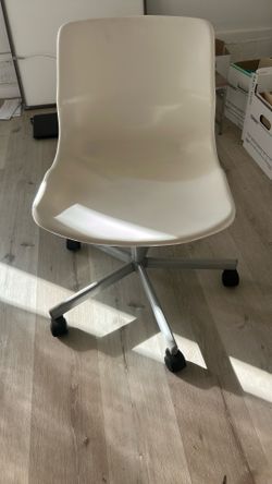 Office Adjustable In White - Like New!