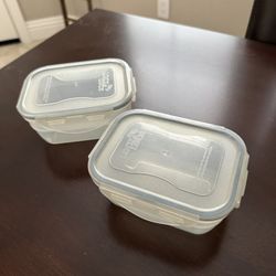 2 Plastic Storage Containers With Snap Lock Lids 