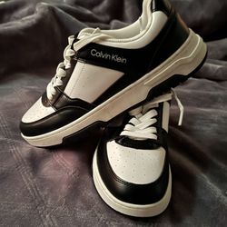 Calvin Klein  Black/White  "Nike dupe"