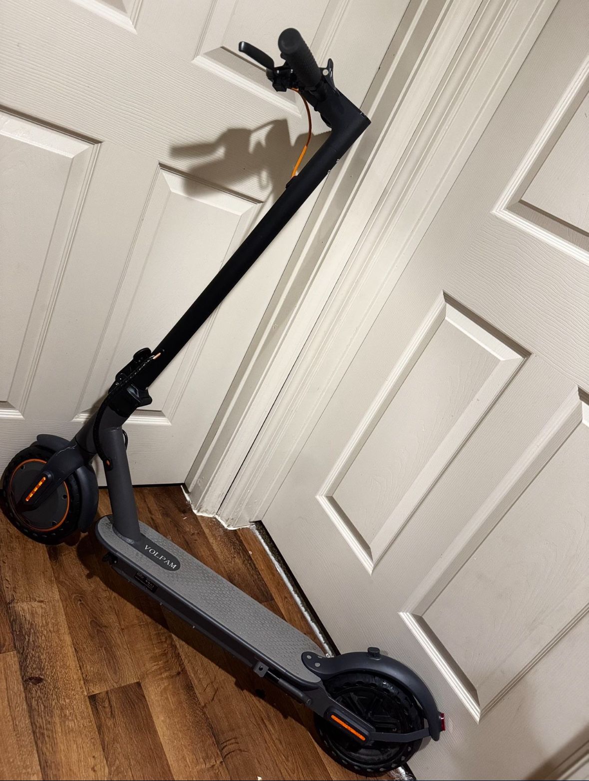 VOLPAM Electric Scooter 350W Model SPO3, foldable, with Smart App (!!no charger!!)