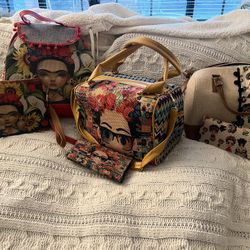 Woman Artesanal Hand Bags / bag pack $29.98 Each Set 