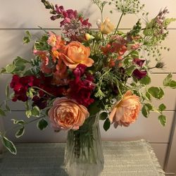 Fresh Bouquets Available For Delivery!💕