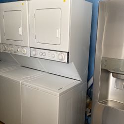 Whirlpool Apartment Size Stackable Washer And Gas Dryer