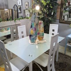 all White Contemporary Glass Table With 4 Leather Chairs 