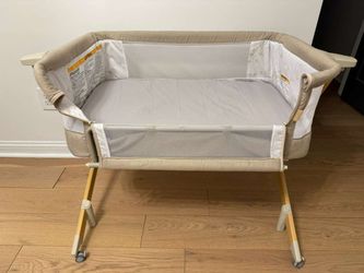Evolur Stellar Bassinet and Bedside Sleeper in Beige