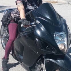 Suzuki Hayabusa, complete one of a kind mat flashed second GEN second gear diamond cut one of a kind wheels and swing on with 6500 bucks