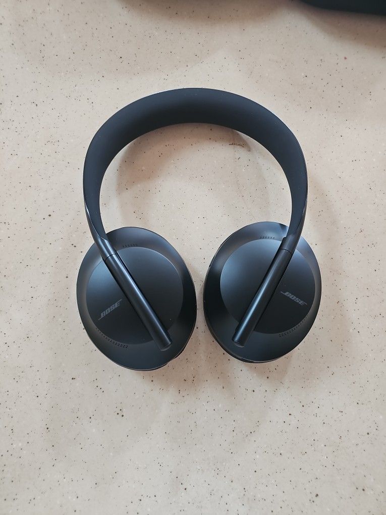 OPEN BOX: BOSE 700 NOISE CANCELLING HEADPHONES