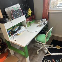 Kids room furniture-twin reversible bed, desk and spinning chair, planets carpet, drapes and gym mat 