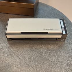 Fujitsu ScanSnap S1300i desktop scanner 