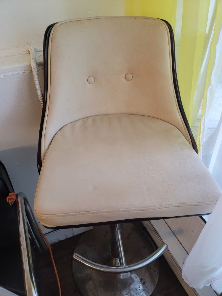 Used Salon Chairs