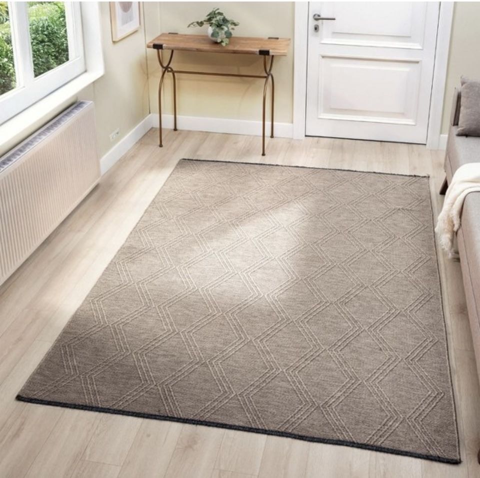 Farmhouse House Style Indoor Rug 5x7 Brown